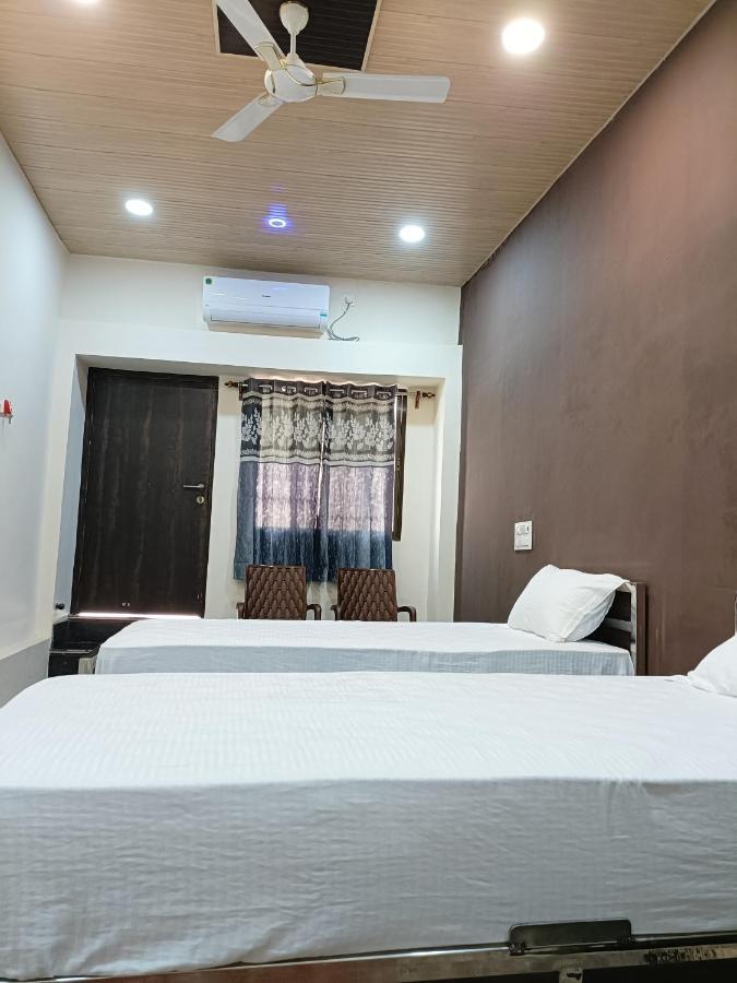 Satna Hotel Royal Inn מראה חיצוני תמונה