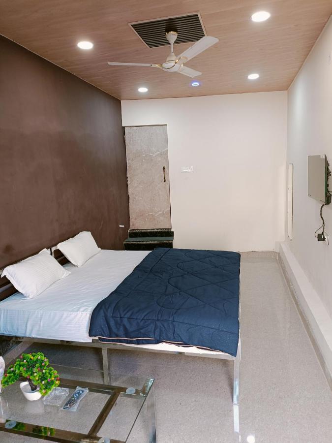 Satna Hotel Royal Inn מראה חיצוני תמונה