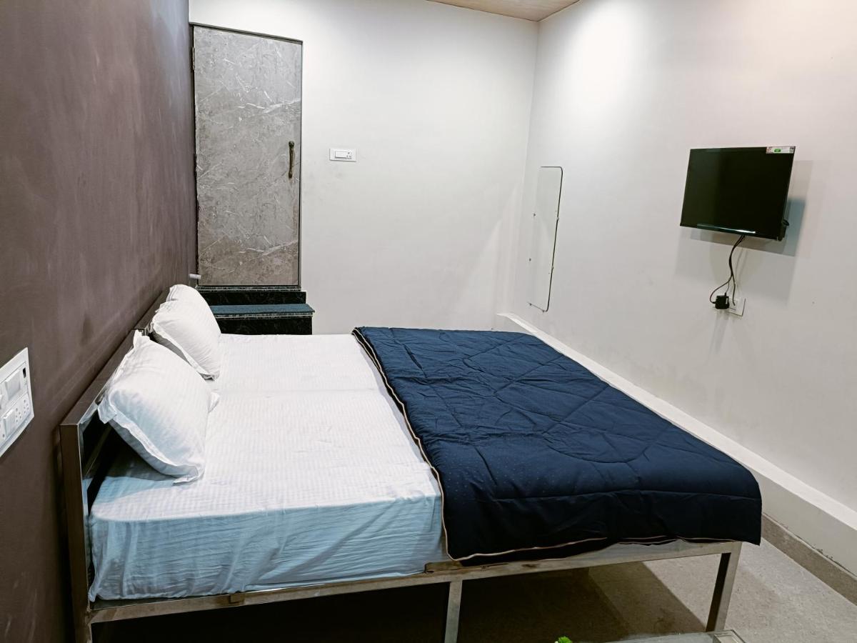 Satna Hotel Royal Inn מראה חיצוני תמונה