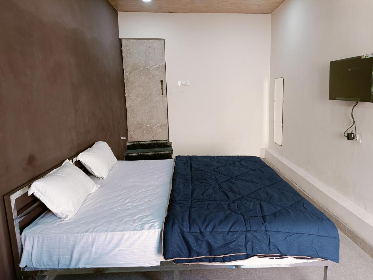 Satna Hotel Royal Inn מראה חיצוני תמונה