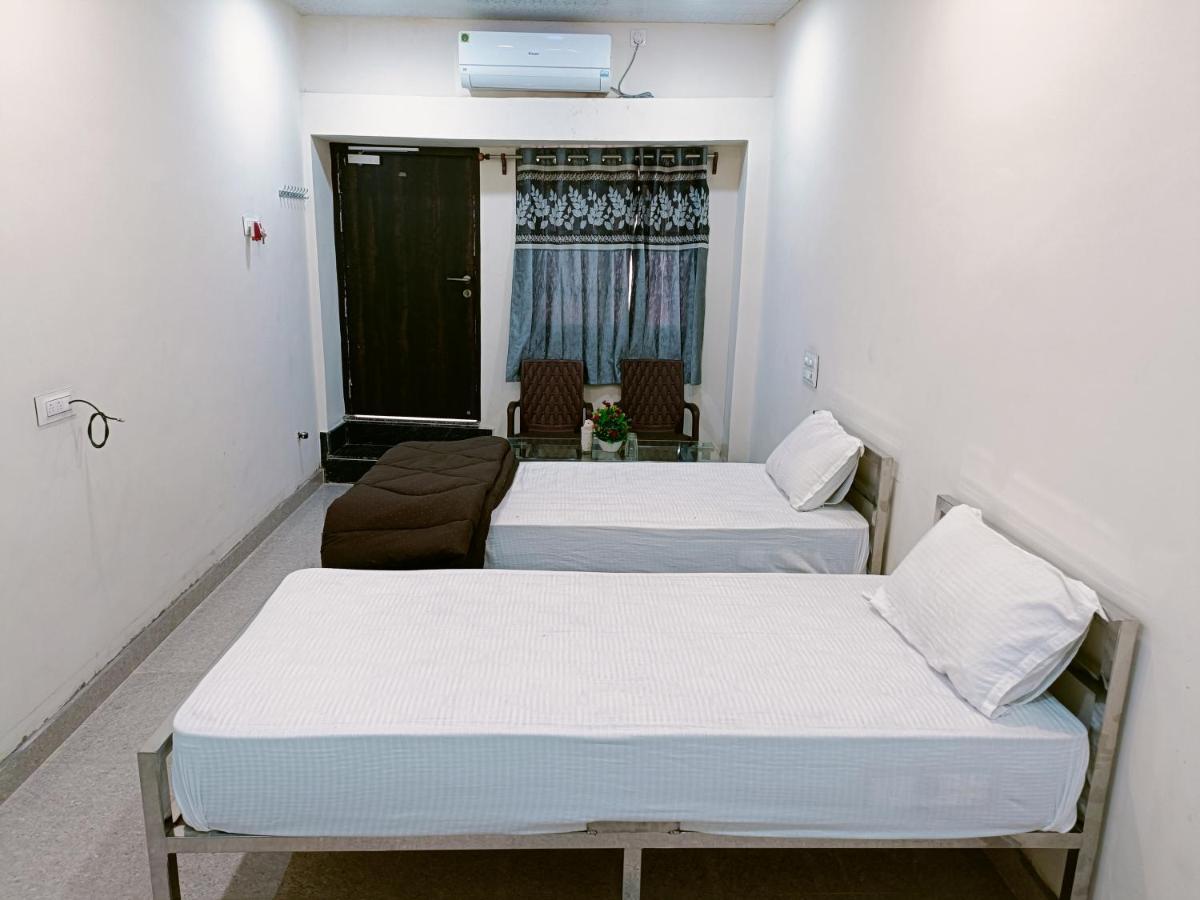 Satna Hotel Royal Inn מראה חיצוני תמונה