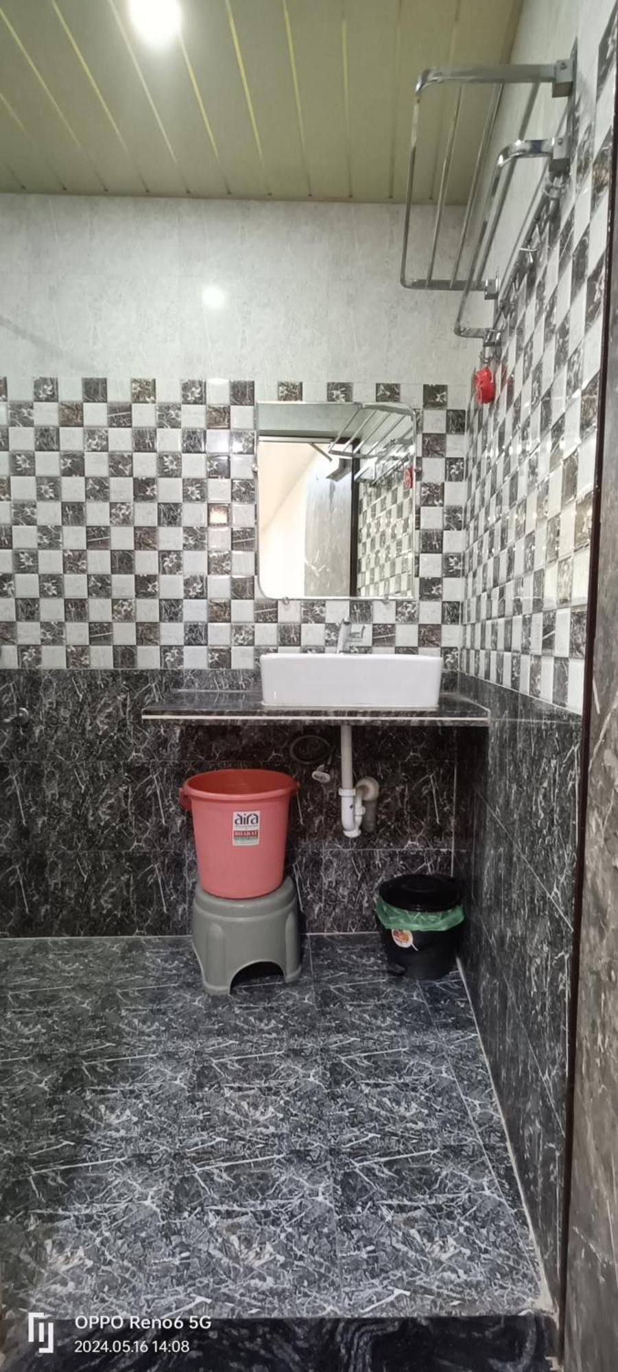 Satna Hotel Royal Inn מראה חיצוני תמונה