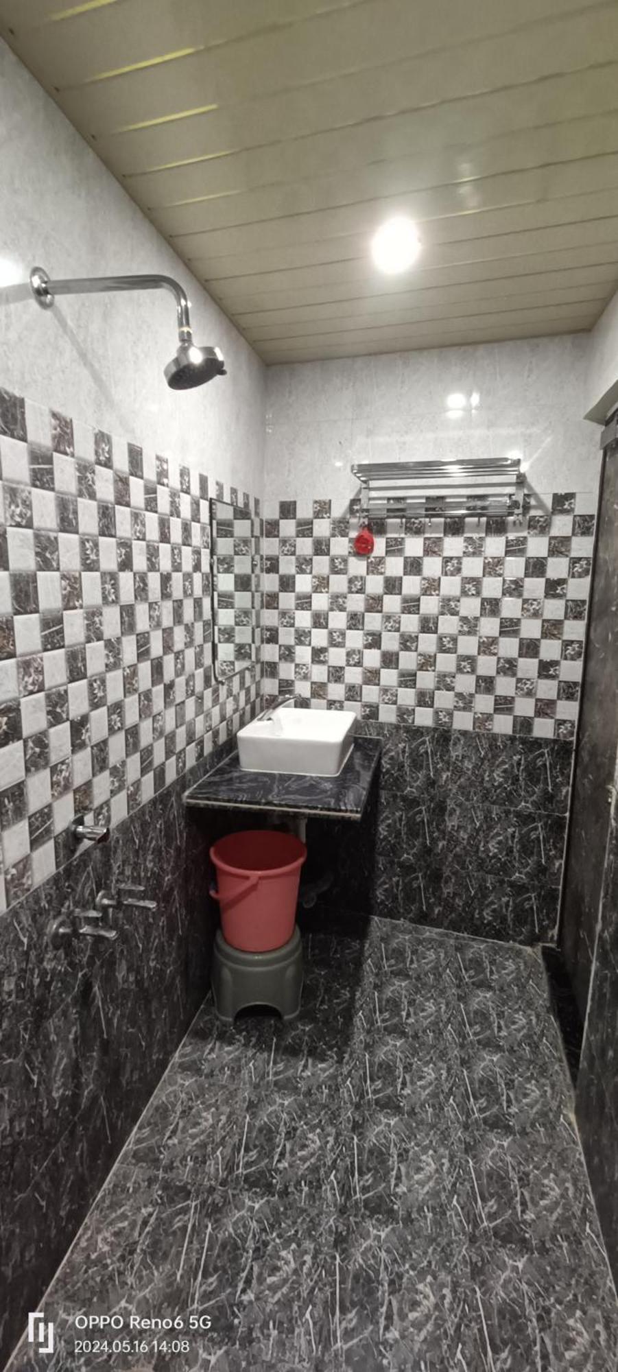 Satna Hotel Royal Inn מראה חיצוני תמונה